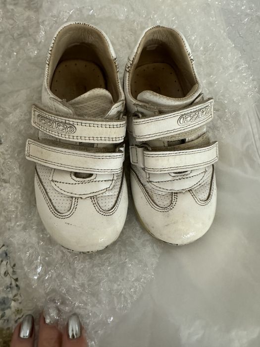 Кросівки шкіряні