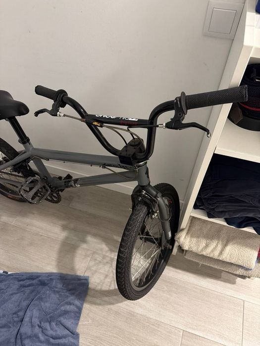 Vendo BMX cinzenta
