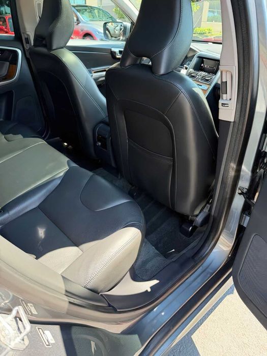 Volvo XC60      2018
