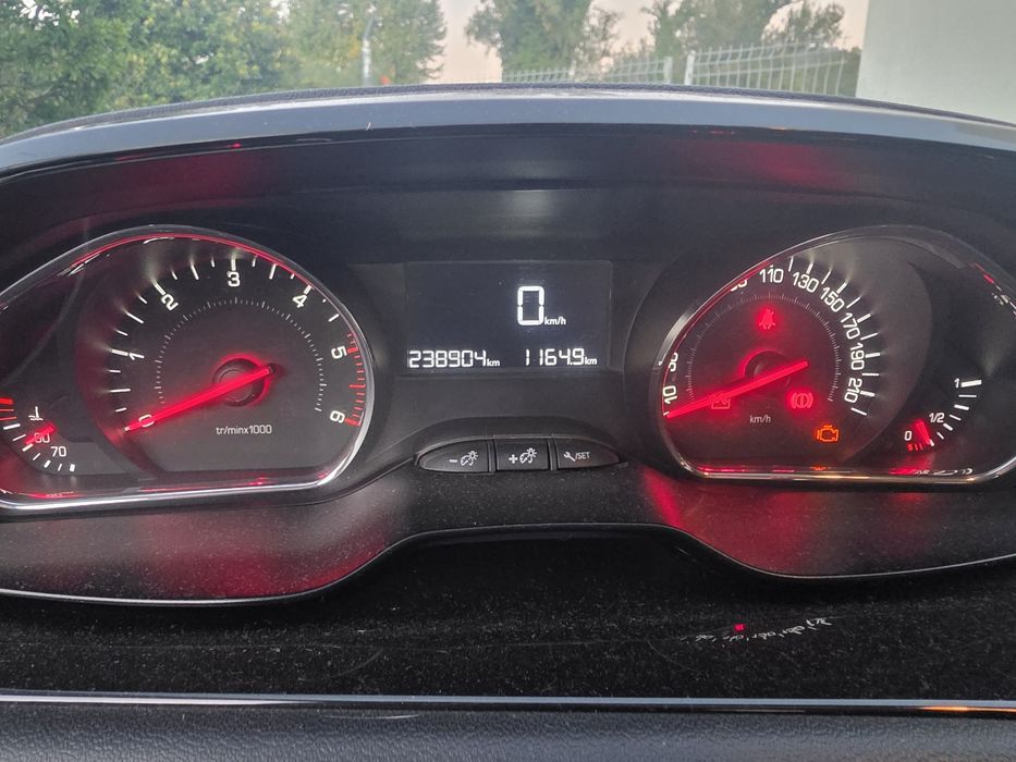 Peugeot 208 1.6 2012