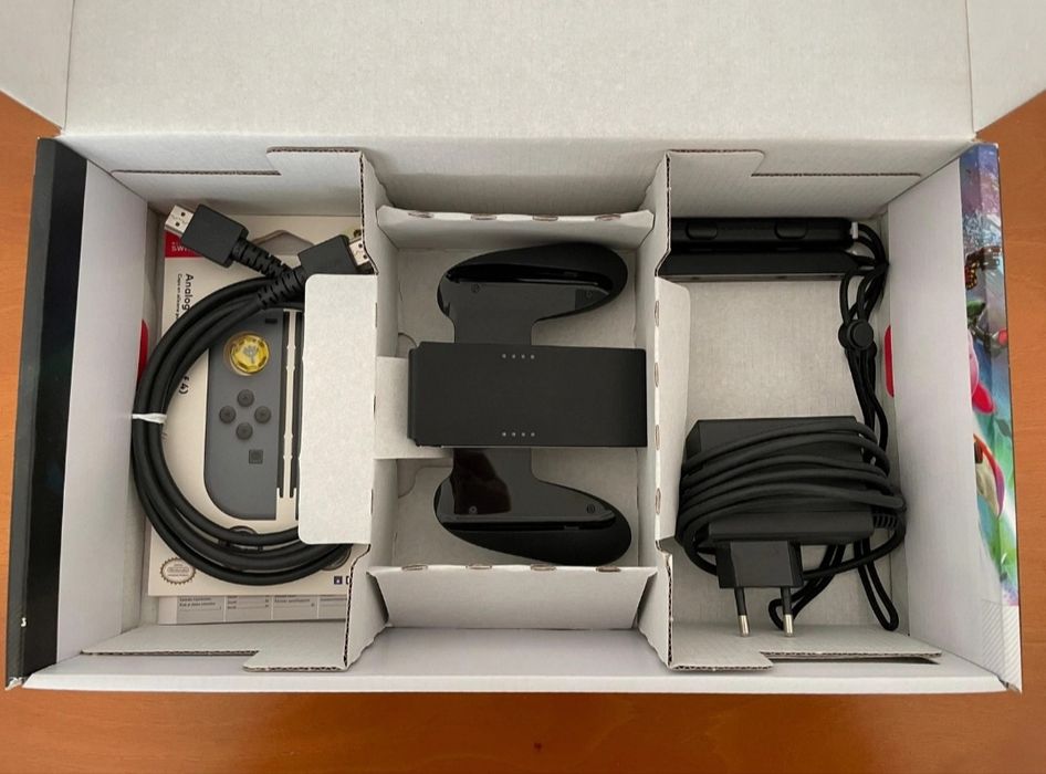 Nintendo switch edição smash bros com crash bandicoot 4 e acessórios