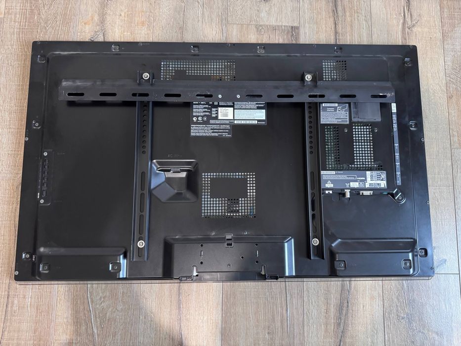 Телевизор Panasonic TX-LR42E5 42"