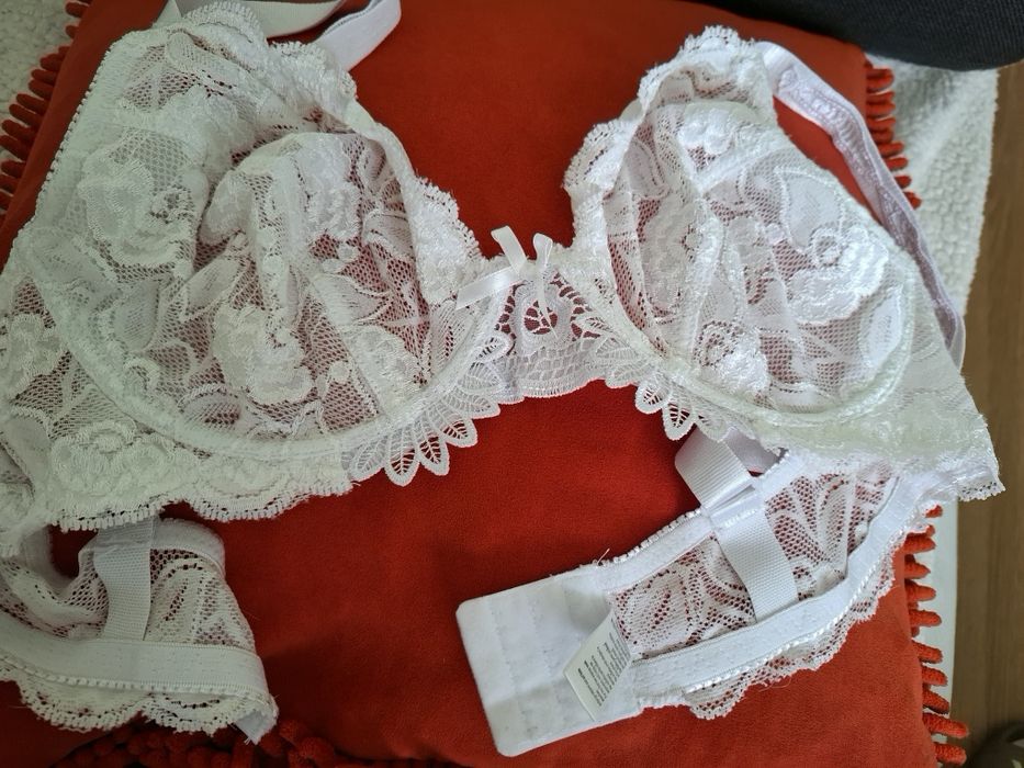 Pakiet  biustonoszy damskich