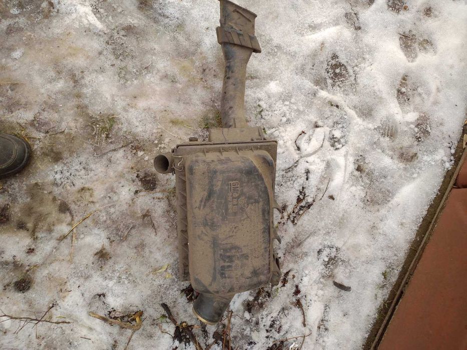 Корпус повітряного фільтра для Opel Vectra а  90351938