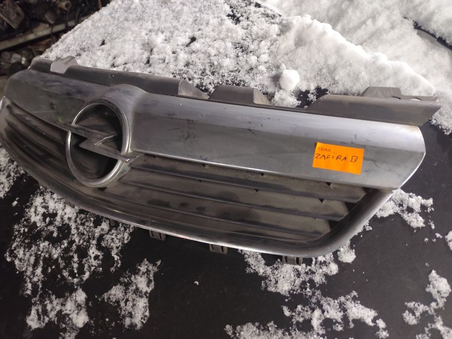 Opel Zafira B grill atrapa chłodnicy zderzaka 131.57.590