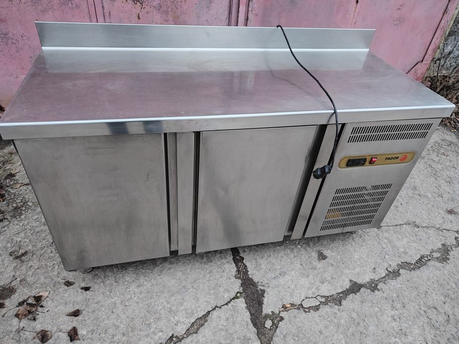 Столы холодильные морозильные на 2,3 двери бу новые