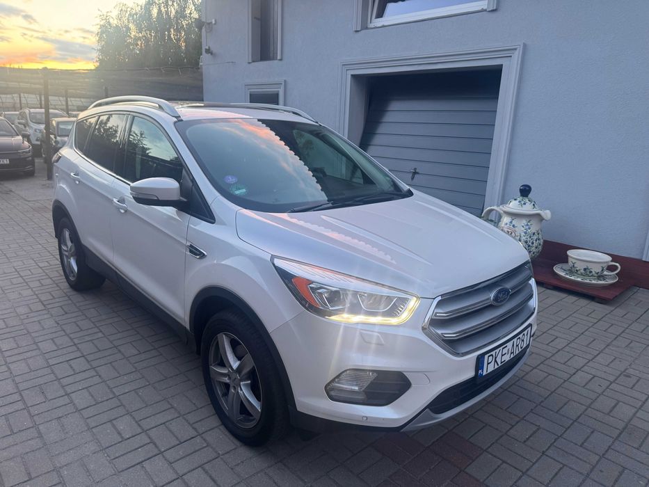 Ford Kuga 1.5 150 KM sprowadzony 2017 zarejestrowany kamera zimówki