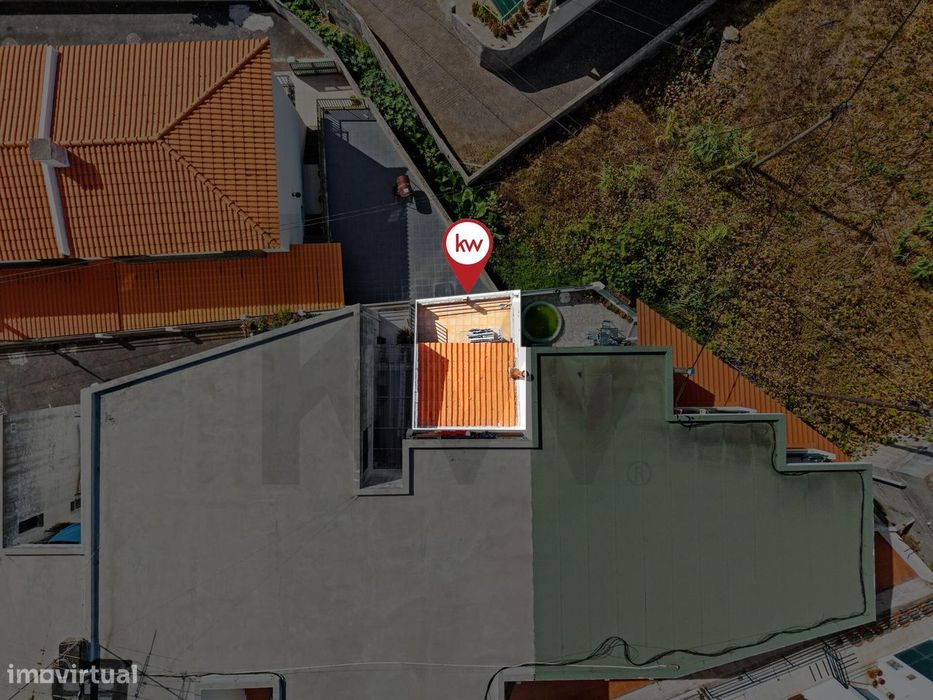 T2 Assomada- Churrasqueira, Sala Ampla e Estacionamento- Excelente Loc