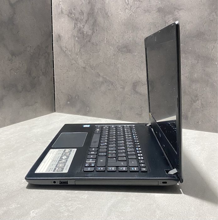 Ноутбук Acer E5-475-351Z 14" 8GB RAM/128GB SDD/i3-7130! N2931G