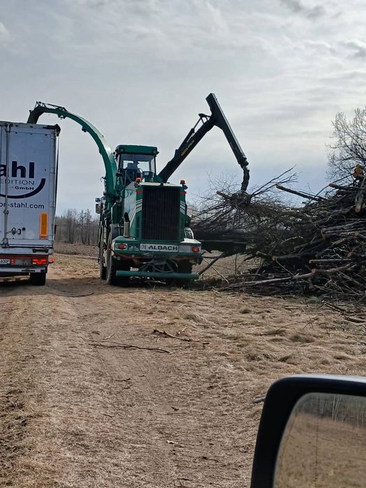 Wycinka drzew trudnych . Czyszczenie działek za materiał