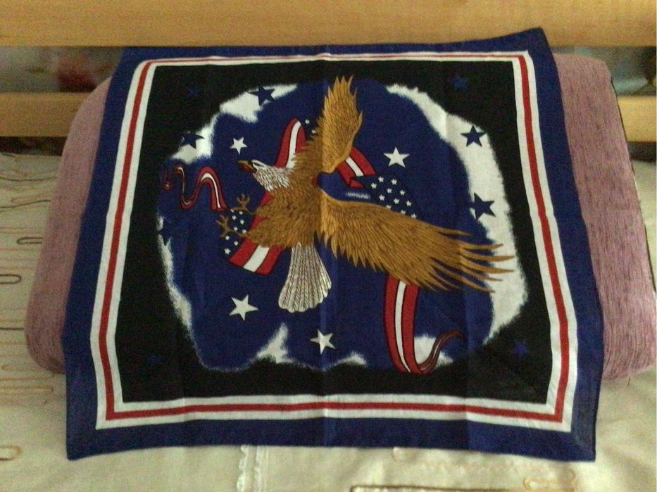 Платки, шарфы шелковые и бандана