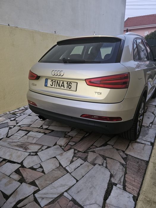 Audi Q 3 -2.0 TDI 2012 como novo
