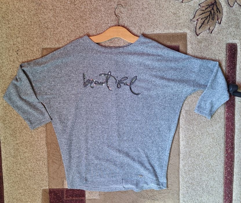 mięciutki szary sweterek