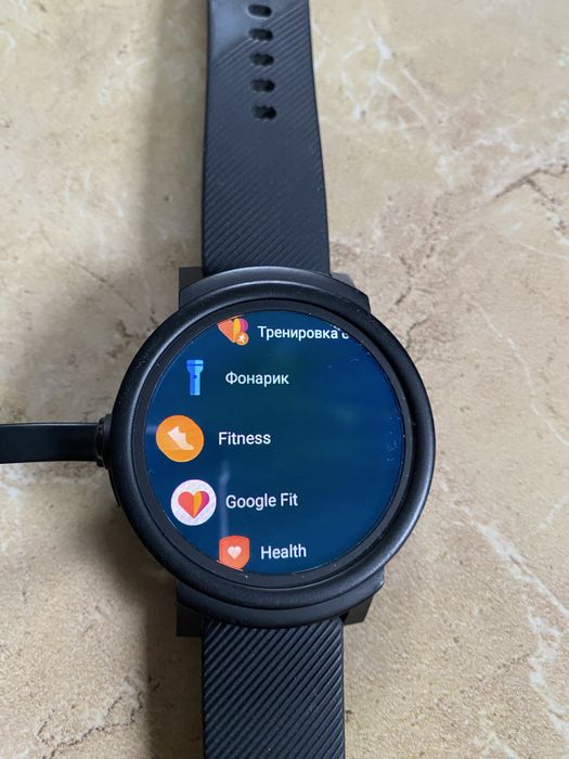 Умные часы Mobvoi Ticwatch E (WF12086)