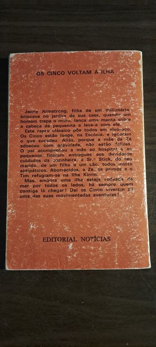 Livro Os Cinco vootam à Ilha