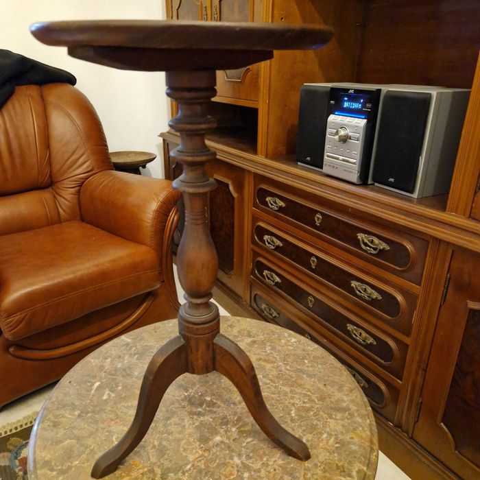 Mesa pedestal clássica em madeira maciça (mesa de apoio / mesa de chá)