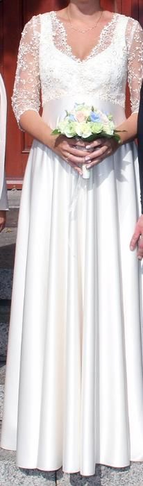 Suknia ślubna z koronką, rękaw 3/4