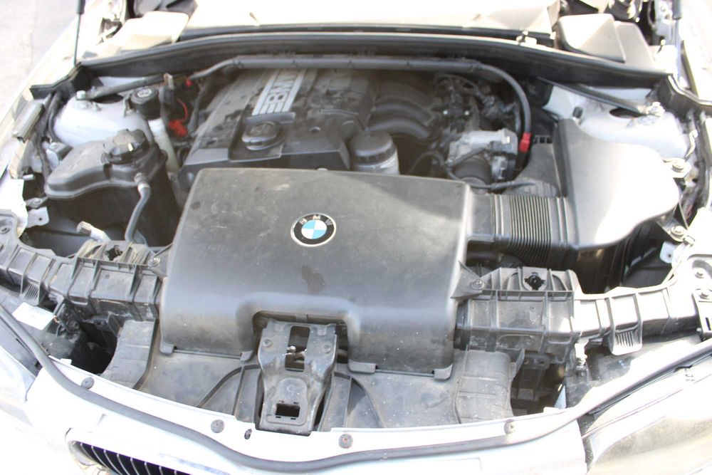 BMW Seria 1 E81 116i Maska Drzwi Klapa 354