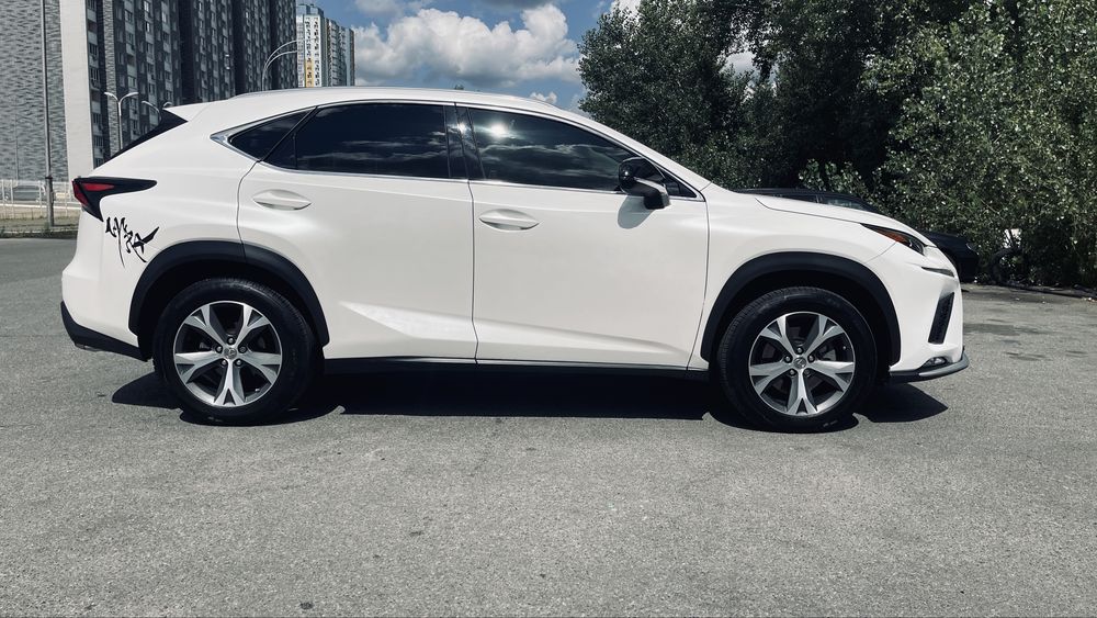 Надійний Lexus nx 200t