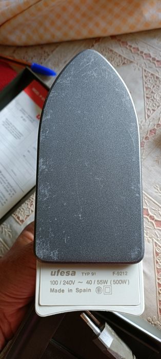 Mini ferro de passar de viagem