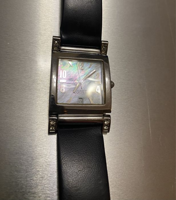 Esprit женские часики с оригинальным ремешком