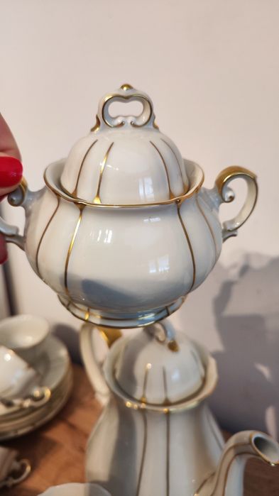 Serwis kawa na 10 osób, porcelana