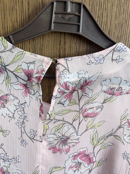 Piękna bluzka w kwiatowy wzór