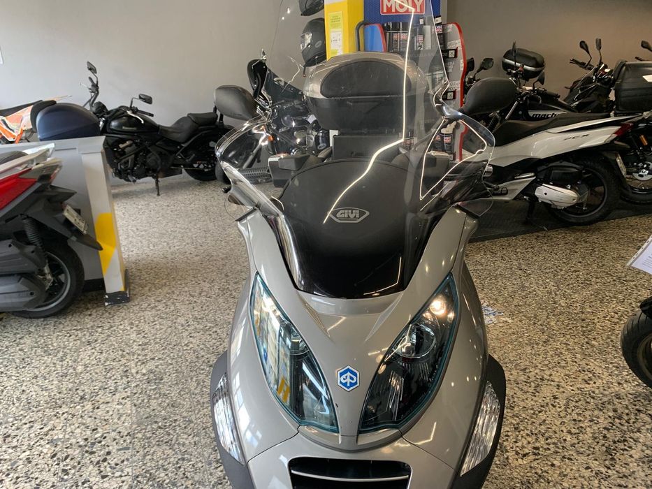Piaggio  MP3 400 de 2010 Top case Piaggio, Tucano, Manoplas
