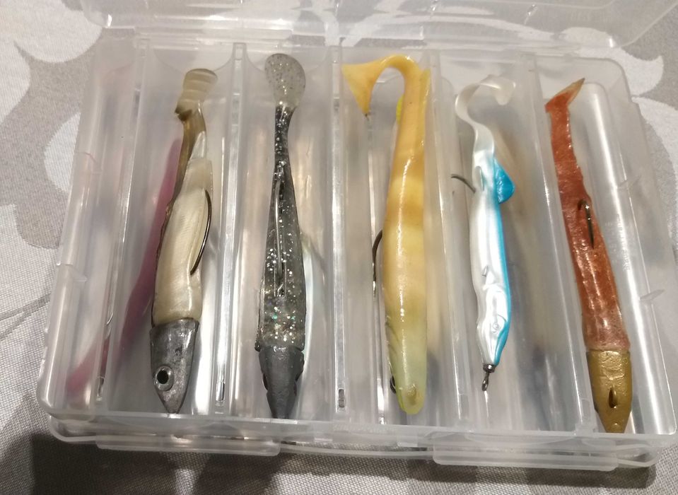 Caixa com vinis e amostras para spinning + extras