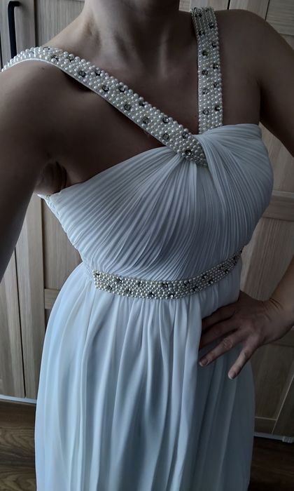 Romantyczna suknia ecru z perełkami