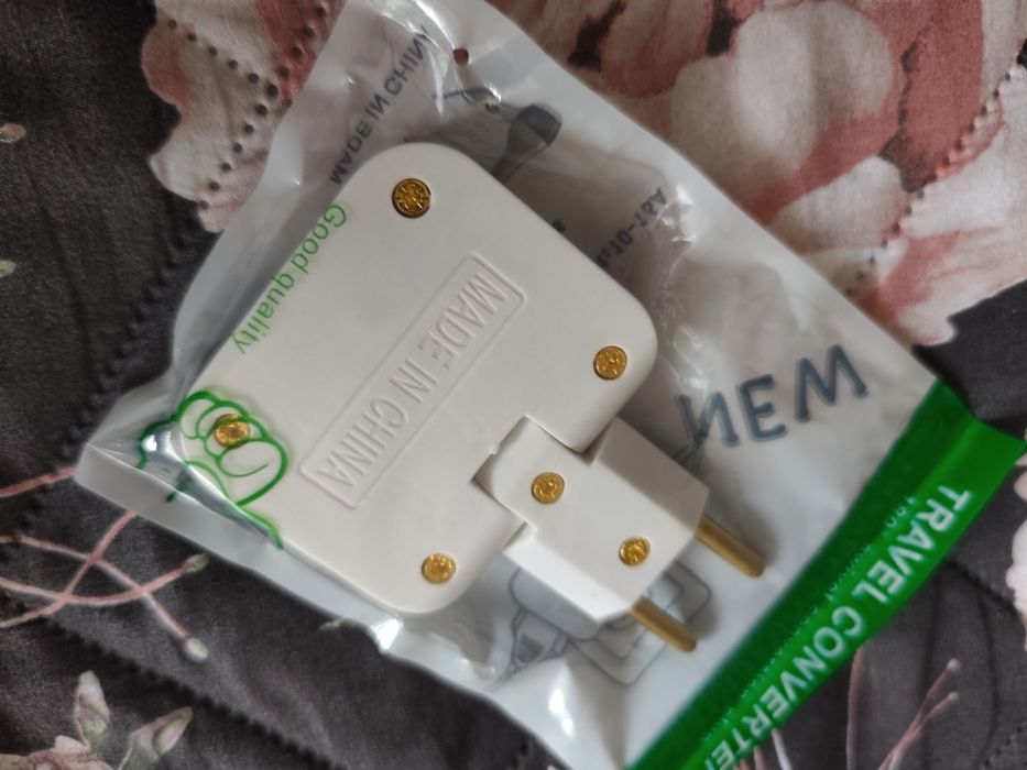 Rozgałęźnik - nowy, idealny na cienkie wtyczki