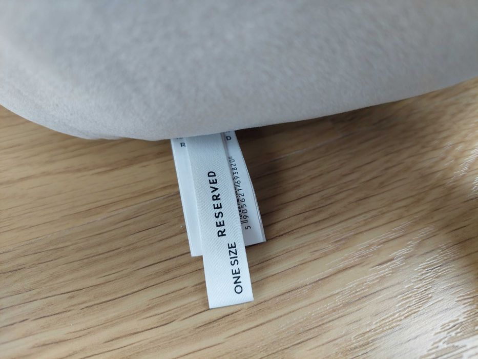 Poduszka maskotka kot Reserved