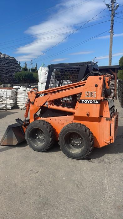 Навантажувач, фронтальний навантажувач, погружчик, бобкат,трактор,