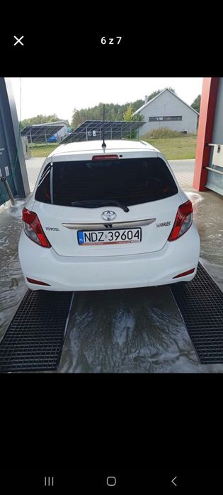 Toyota  Yaris 2012