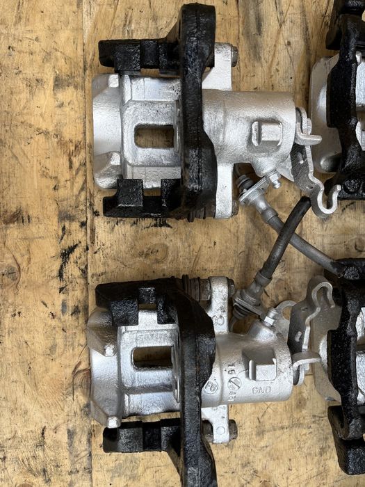 Задній Супорт Volkswagen Golf  5 Jetta Touran