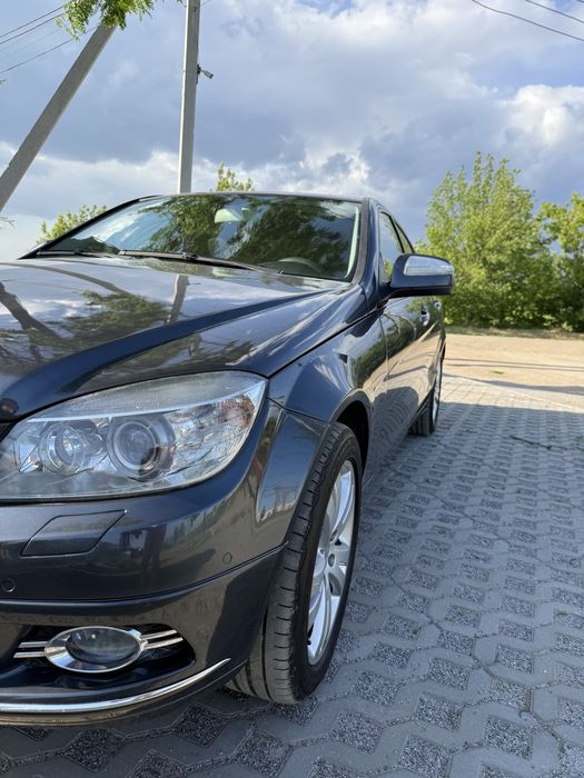 Продам Mercedes-Benz C-Class 2008