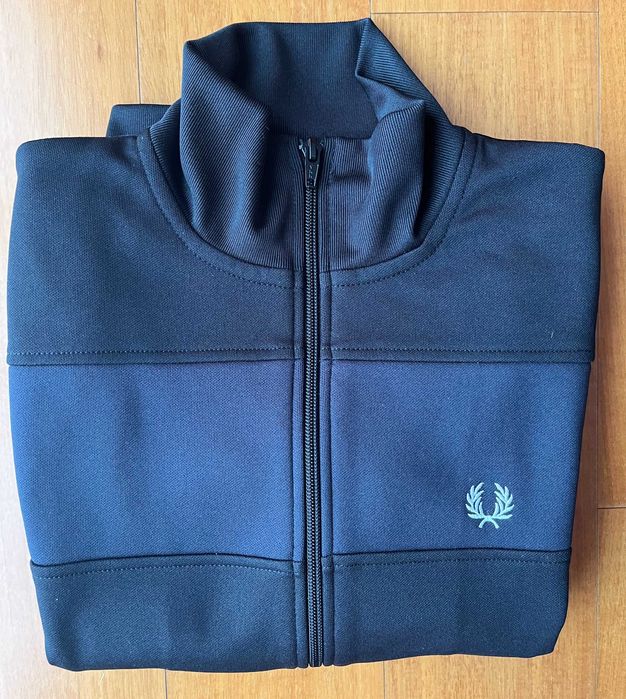 Casaco da Fred Perry - Interior cardado - Senhora - Tamanho M - Preto