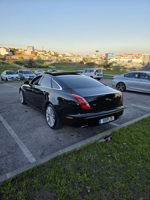 Jaguar XJ 3.0 D 275 cavalos ano 2010 posso aceitar trocas