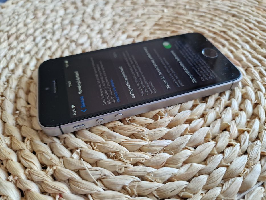 Iphone SE 128GB  iOS 15