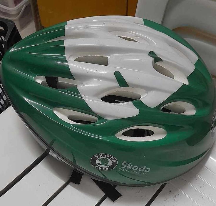 Capacete bicicleta / trotinete Skoda L
