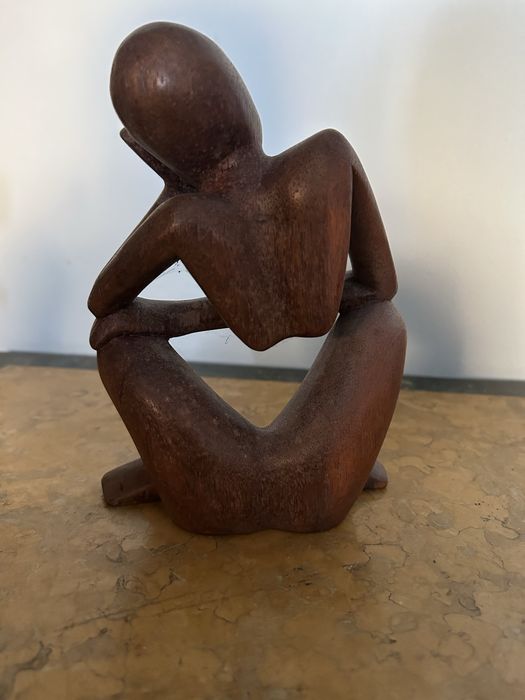 Estatueta o pensador