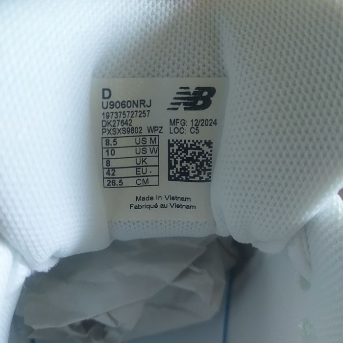 Кросівки New Balance 9060 US8.5 (27.5см)