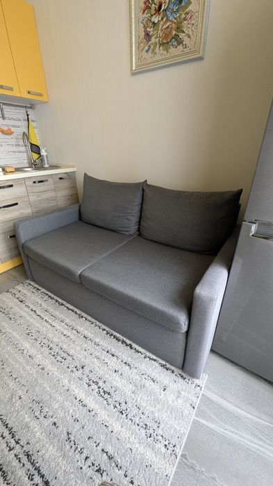 Продаётся мягкий диван для кухни. Цена 7000 гривен.
