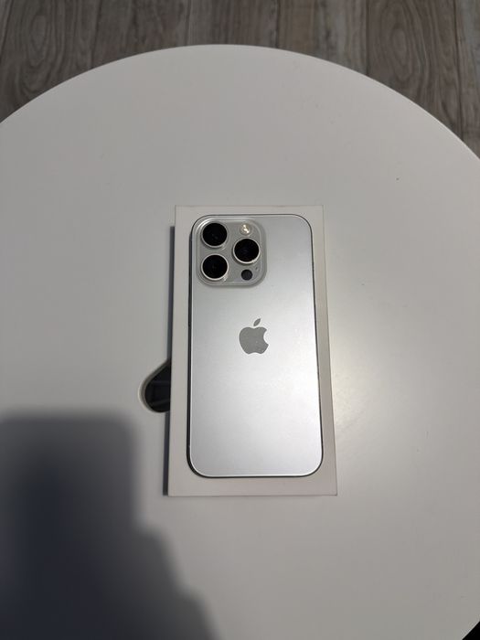 Iphone 15 Pro Biały