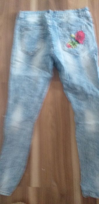 Damskie jeansy rozmiar M