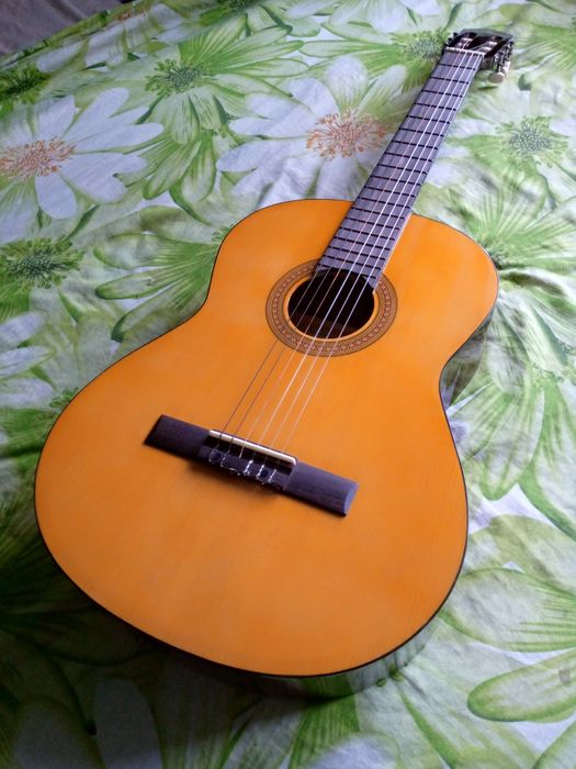 Продам гітару акустичну