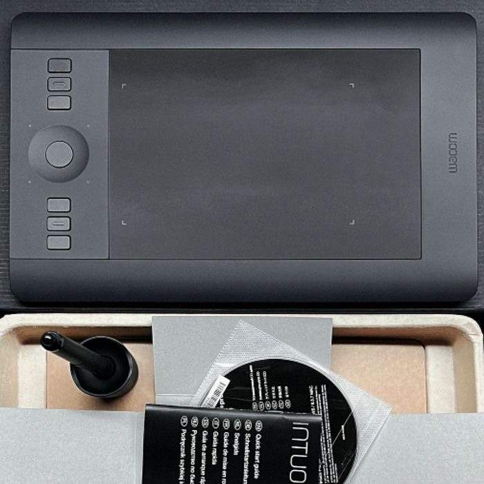 Wacom Intuos Pro — Mesa de Desenho Digital (Novo)
