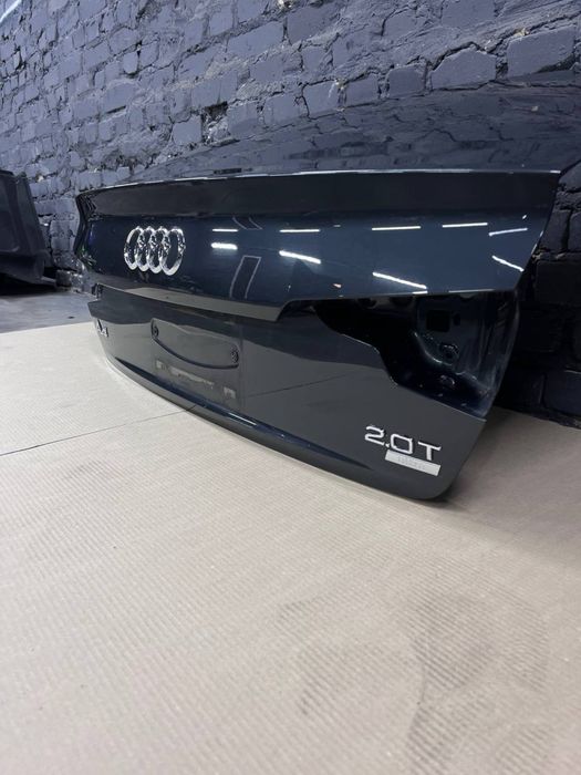 Кришка багажника Audi A4 B9 седан 16-23 рік LX7L