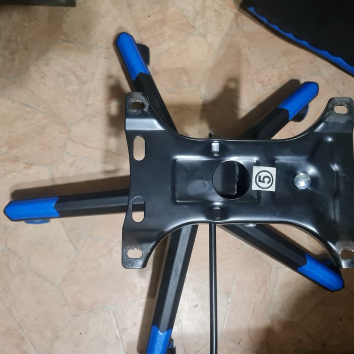 Кресло офисное каркас паралон