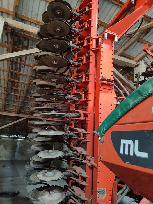 Сеялка пневматическая KUHN Moduliner ML2800